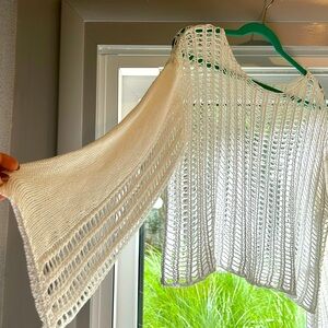 Avenue Zoe medium white summer/spring sweater could be utilizied many ways